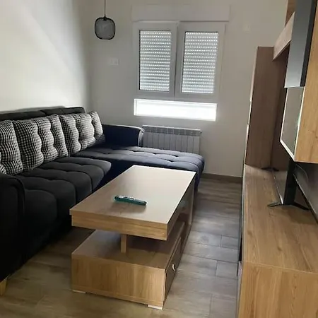Apartamento Adoracte 4 *