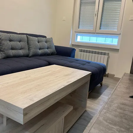 Apartament Adoracte 4 *